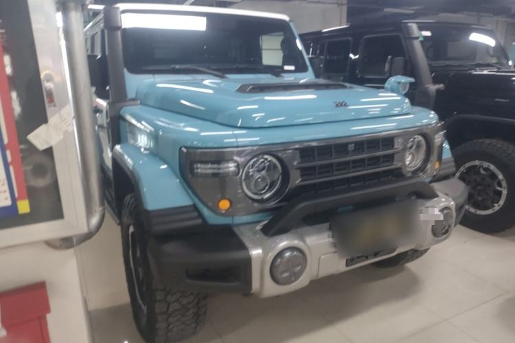Used 212 T01 2025 2.0T Changfeng Front Right 45 Deg
