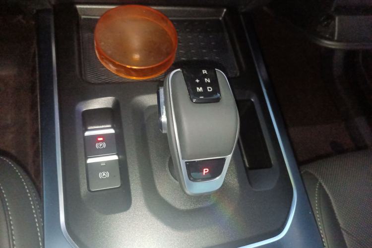 Used 212 T01 2025 2.0T Changfeng Gear Lever