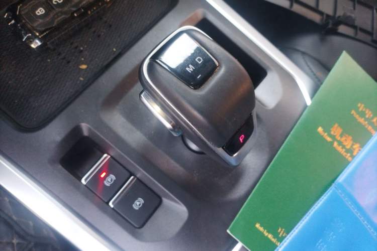 Used 212 T01 2025 2.0T Changfeng Gear Lever