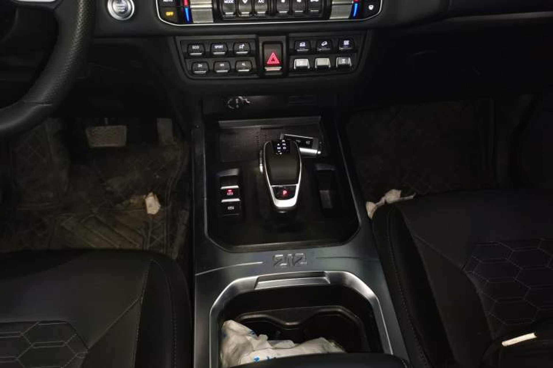 Used 212 T01 2025 2.0T Changfeng Gear Lever