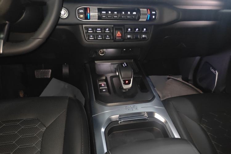 Used 212 T01 2025 2.0T Changfeng Gear Lever