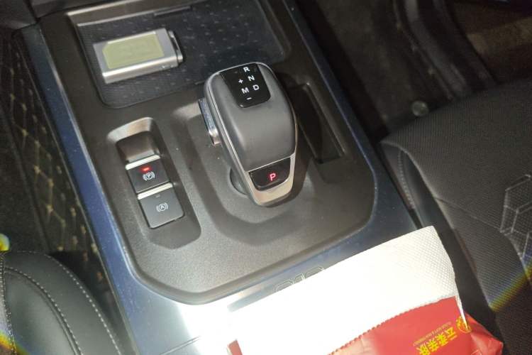 Used 212 T01 2025 2.0T Changfeng Gear Lever