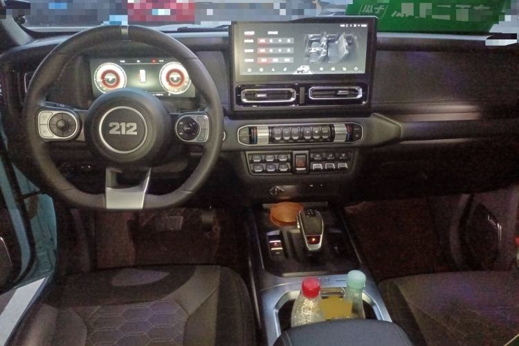 Used 212 T01 2025 2.0T Changfeng Interior 2