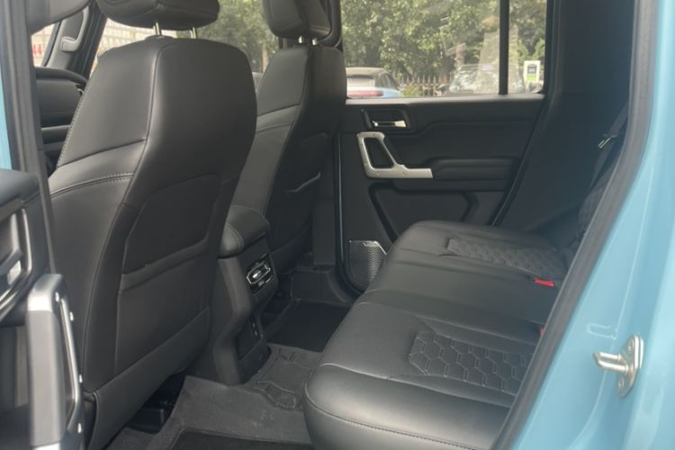 Used 212 T01 2025 2.0T Changfeng Interior 2