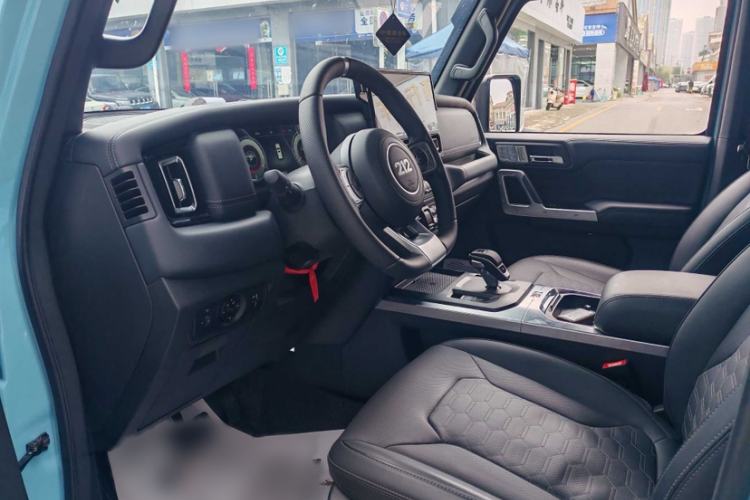 Used 212 T01 2025 2.0T Changfeng Interior 2