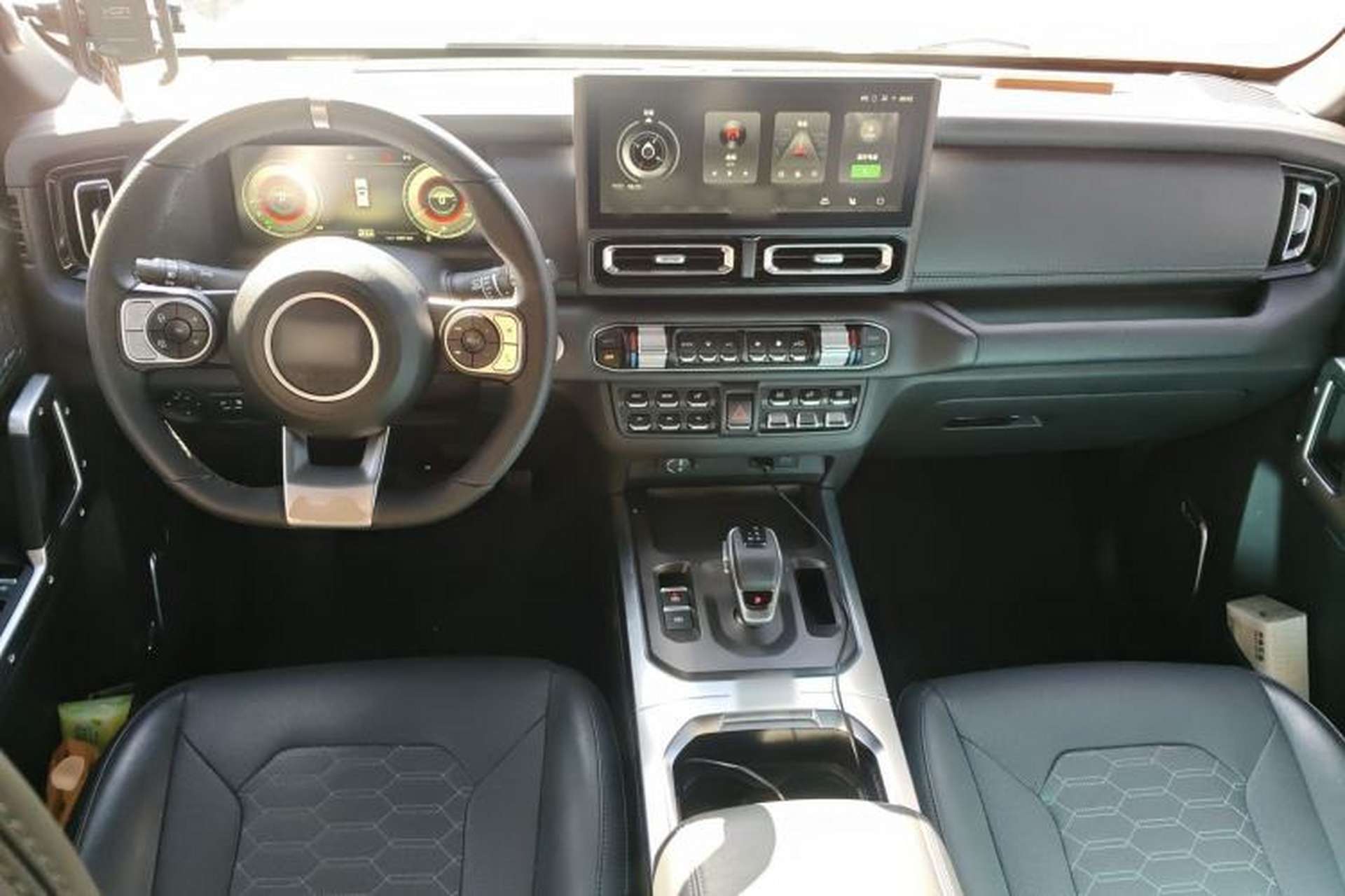 Used 212 T01 2025 2.0T Changfeng Interior 2