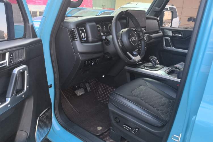 Used 212 T01 2025 2.0T Changfeng Interior 2