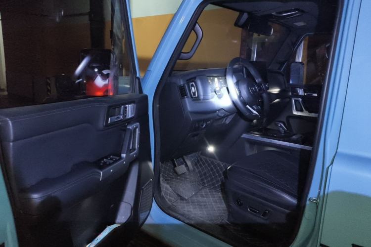 Used 212 T01 2025 2.0T Changfeng Interior 3