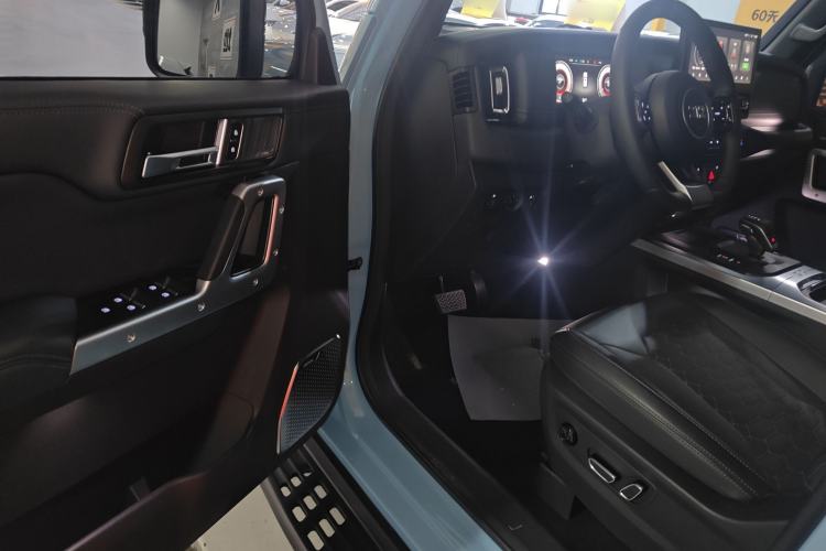 Used 212 T01 2025 2.0T Changfeng Interior 3