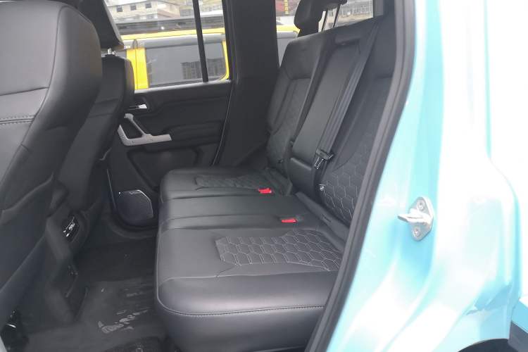 Used 212 T01 2025 2.0T Changfeng Interior 4