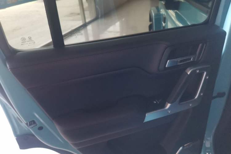Used 212 T01 2025 2.0T Changfeng Interior 8