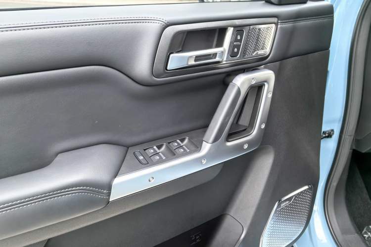 Used 212 T01 2025 2.0T Changfeng Interior 8
