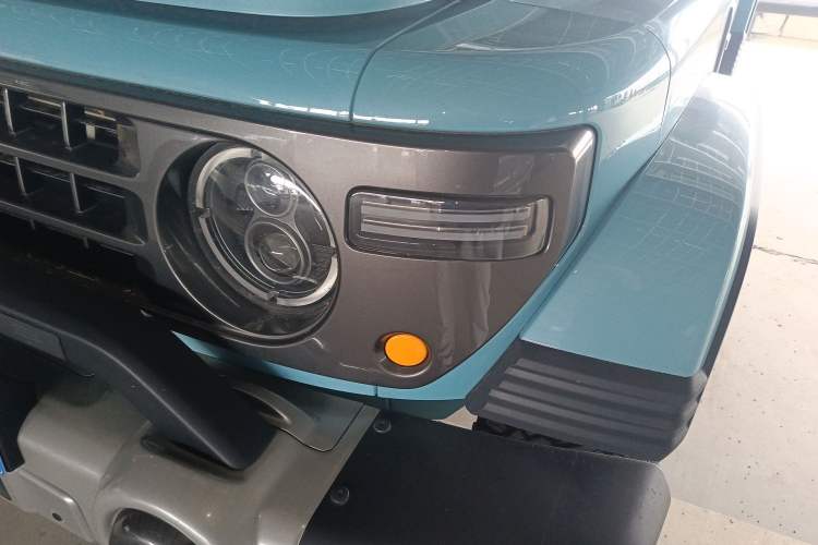 Used 212 T01 2025 2.0T Changfeng Left Front Headlight