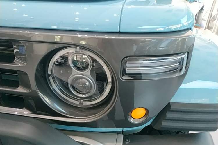 Used 212 T01 2025 2.0T Changfeng Left Front Headlight