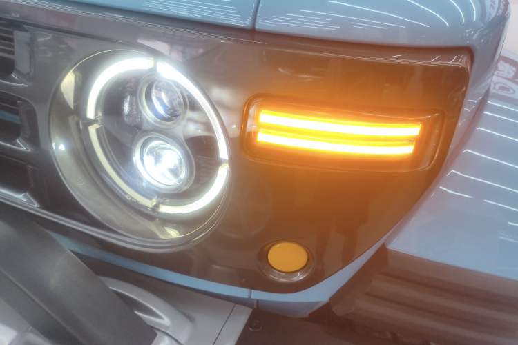 Used 212 T01 2025 2.0T Changfeng Left Front Headlight