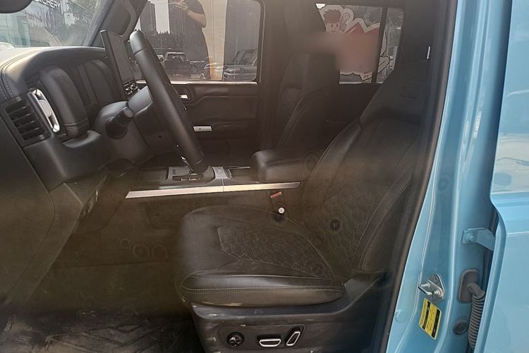 Used 212 T01 2025 2.0T Changfeng Left Front Seat