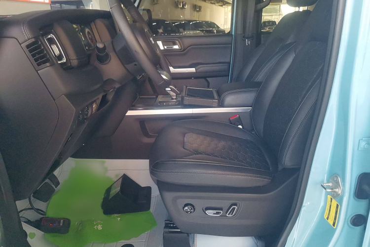 Used 212 T01 2025 2.0T Changfeng Left Front Seat