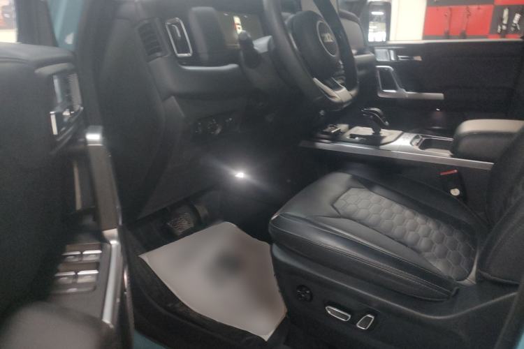 Used 212 T01 2025 2.0T Changfeng Left Front Seat