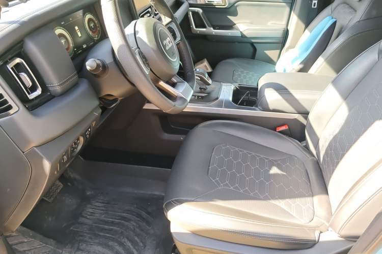 Used 212 T01 2025 2.0T Changfeng Left Front Seat