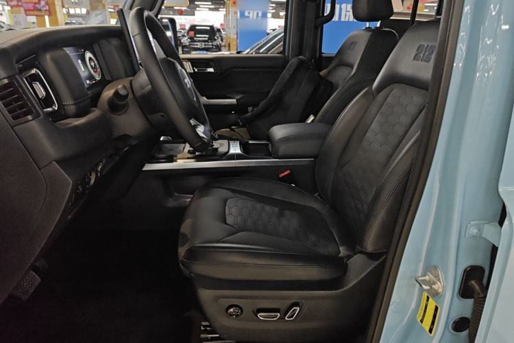 Used 212 T01 2025 2.0T Changfeng Left Front Seat