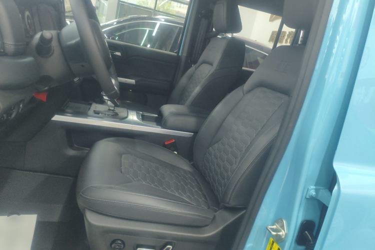 Used 212 T01 2025 2.0T Changfeng Left Front Seat