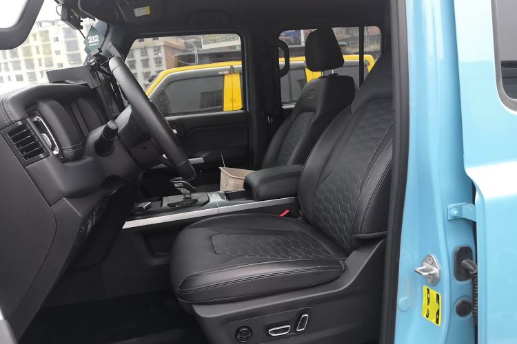 Used 212 T01 2025 2.0T Changfeng Left Front Seat