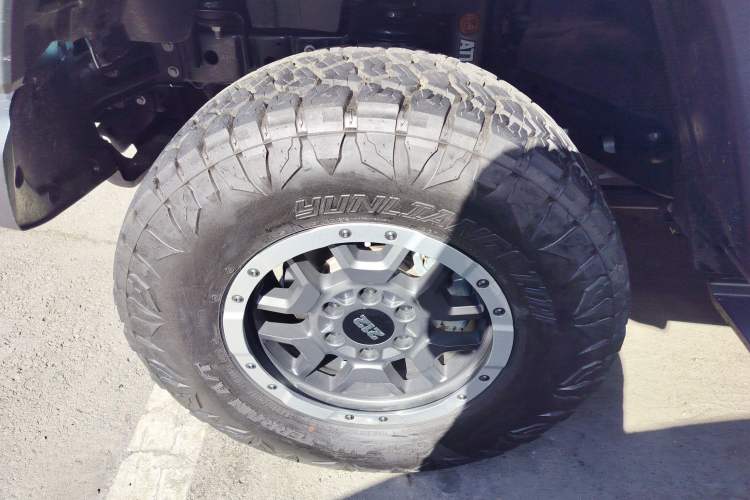 Used 212 T01 2025 2.0T Changfeng Left Front Wheel Hub