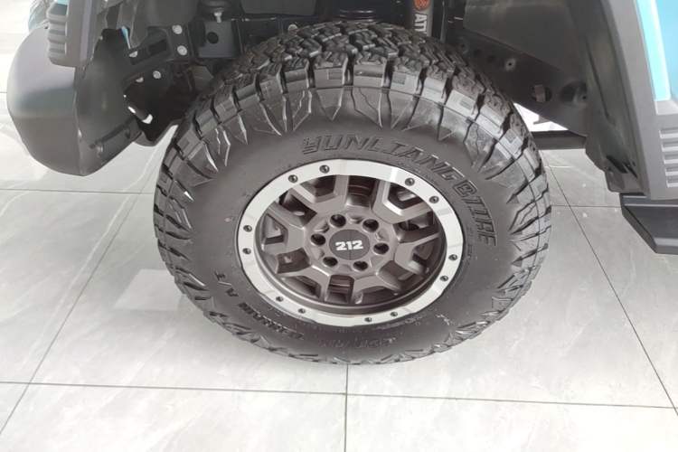 Used 212 T01 2025 2.0T Changfeng Left Front Wheel Hub