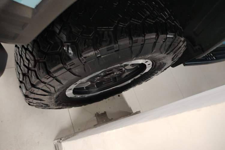 Used 212 T01 2025 2.0T Changfeng Left Front Wheel Hub