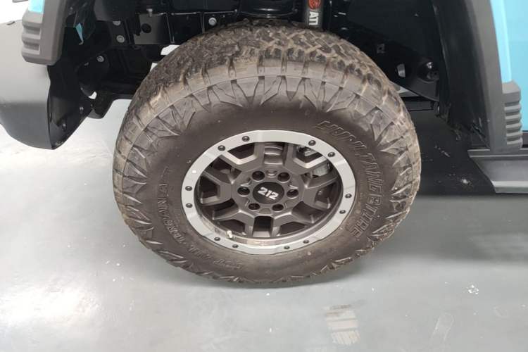 Used 212 T01 2025 2.0T Changfeng Left Front Wheel Hub