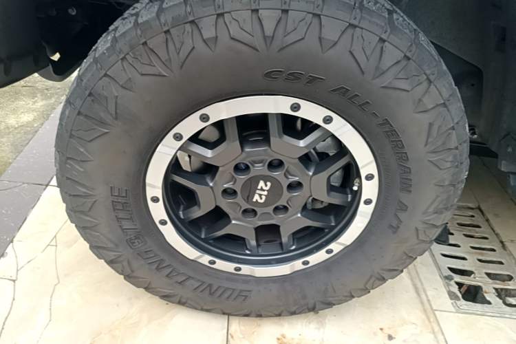 Used 212 T01 2025 2.0T Changfeng Left Front Wheel Hub