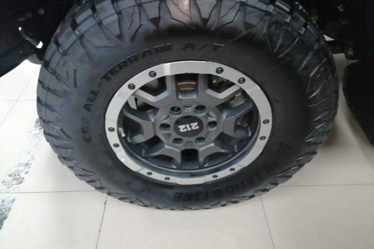 Used 212 T01 2025 2.0T Changfeng Left Front Wheel Hub