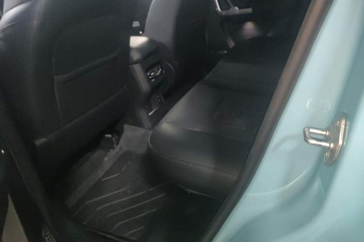 Used 212 T01 2025 2.0T Changfeng Left Rear Seat