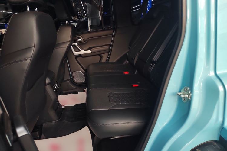 Used 212 T01 2025 2.0T Changfeng Left Rear Seat