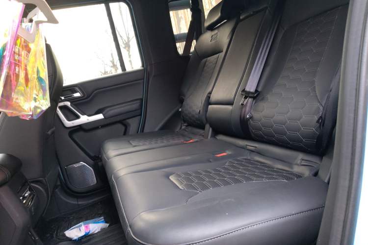 Used 212 T01 2025 2.0T Changfeng Left Rear Seat