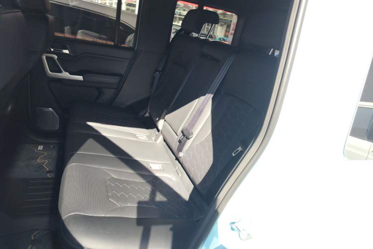 Used 212 T01 2025 2.0T Changfeng Left Rear Seat