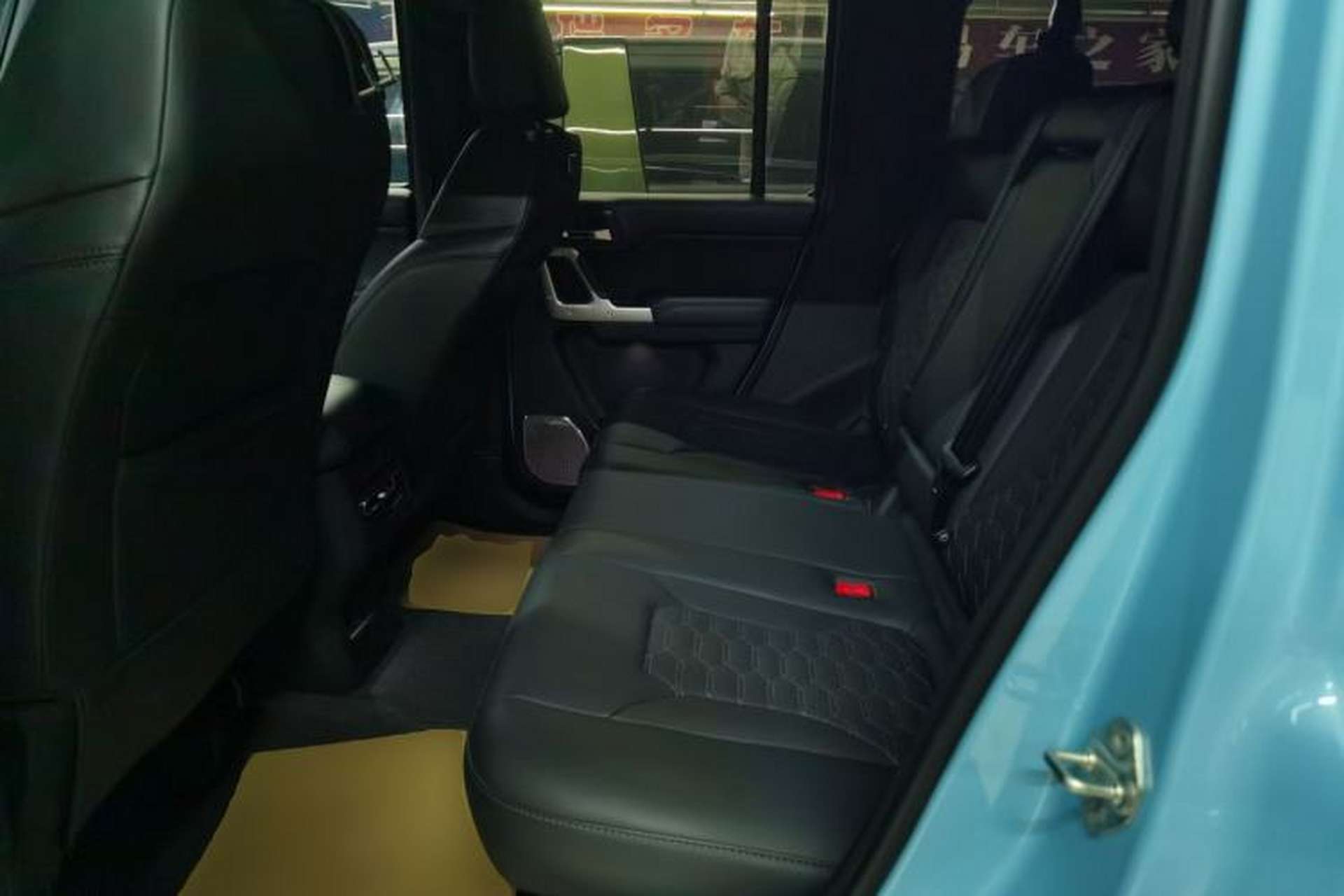 Used 212 T01 2025 2.0T Changfeng Left Rear Seat