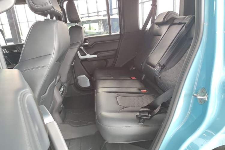 Used 212 T01 2025 2.0T Changfeng Left Rear Seat