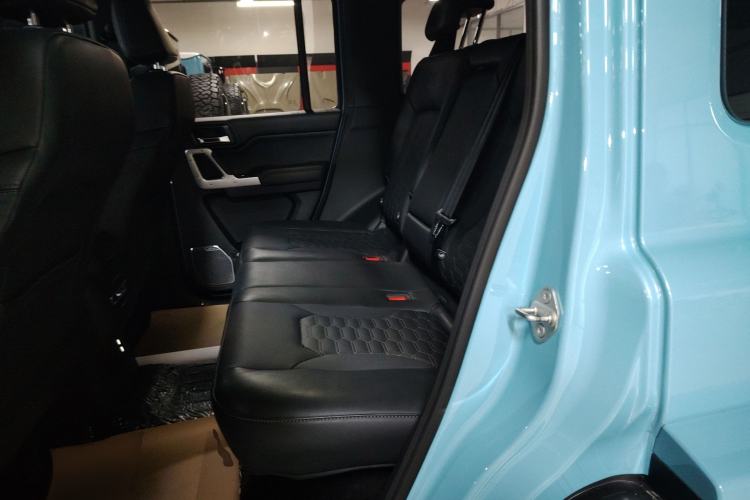 Used 212 T01 2025 2.0T Changfeng Left Rear Seat