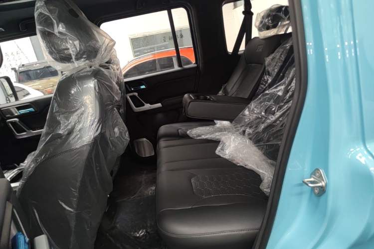 Used 212 T01 2025 2.0T Changfeng Left Rear Seat