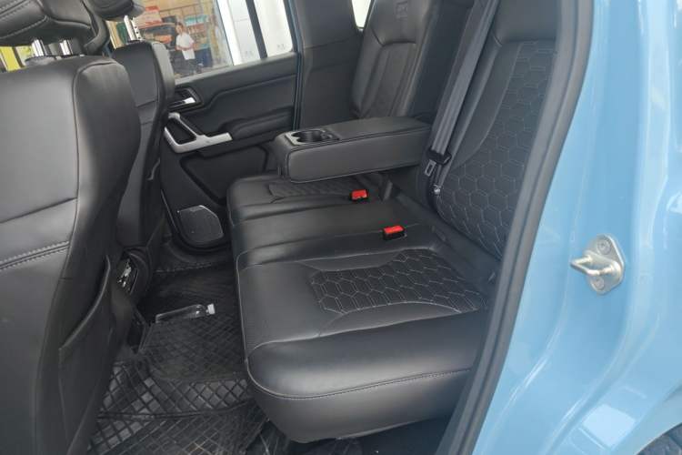 Used 212 T01 2025 2.0T Changfeng Left Rear Seat