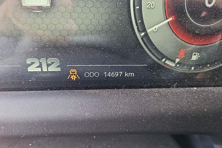 Used 212 T01 2025 2.0T Changfeng Odometer Close Up