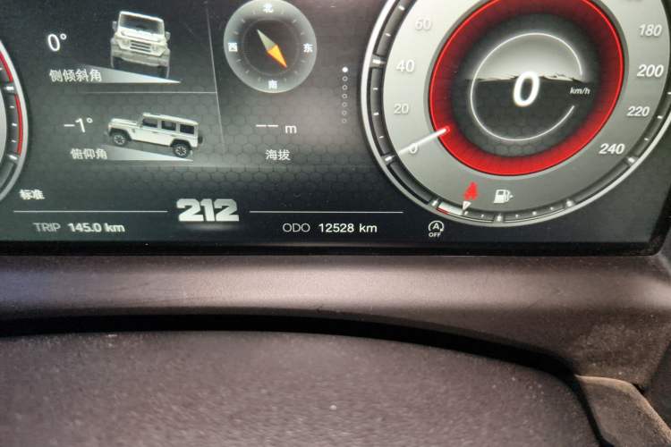 Used 212 T01 2025 2.0T Changfeng Odometer Close Up