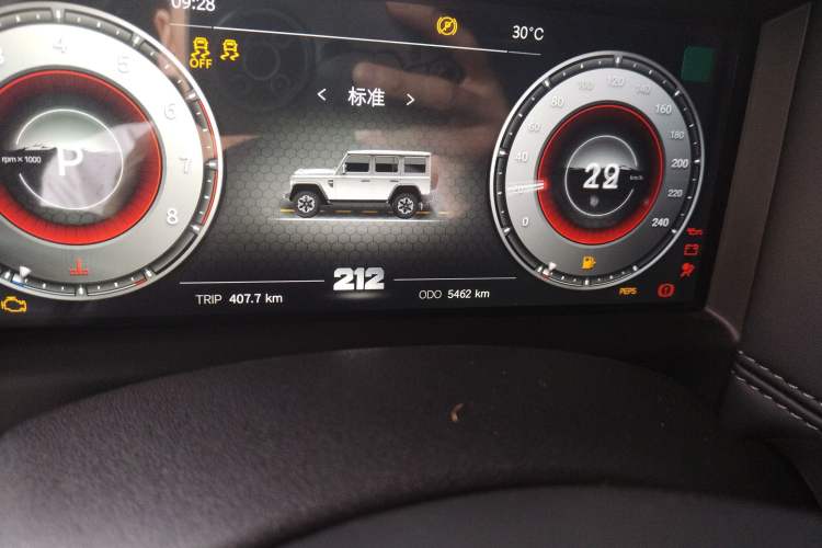 Used 212 T01 2025 2.0T Changfeng Odometer Close Up