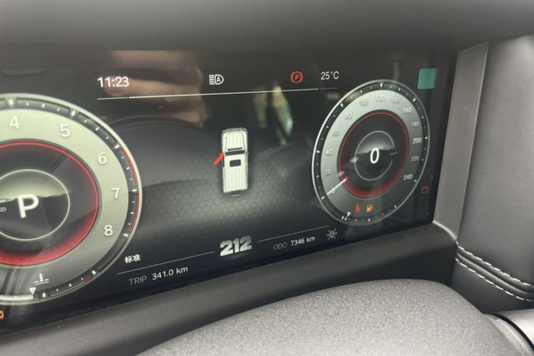 Used 212 T01 2025 2.0T Changfeng Odometer Close Up