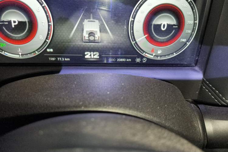 Used 212 T01 2025 2.0T Changfeng Odometer Close Up