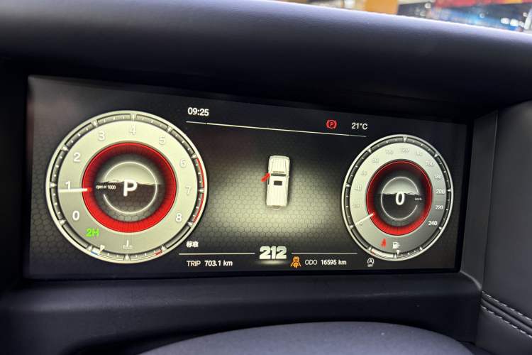 Used 212 T01 2025 2.0T Changfeng Odometer Close Up