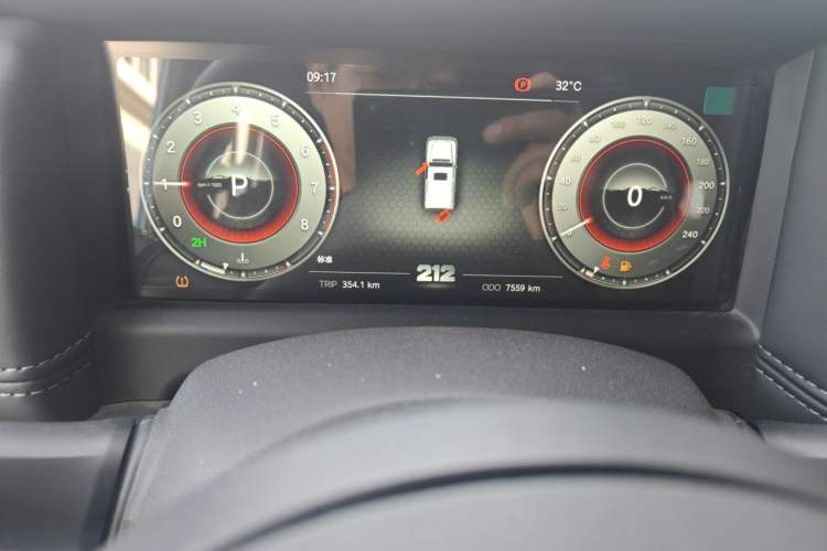 Used 212 T01 2025 2.0T Changfeng Odometer Close Up