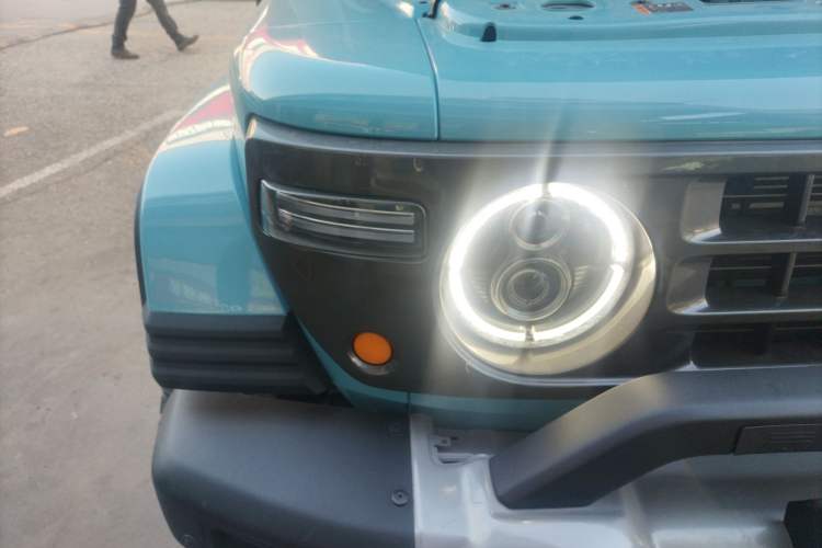 Used 212 T01 2025 2.0T Changfeng Right Front Headlight
