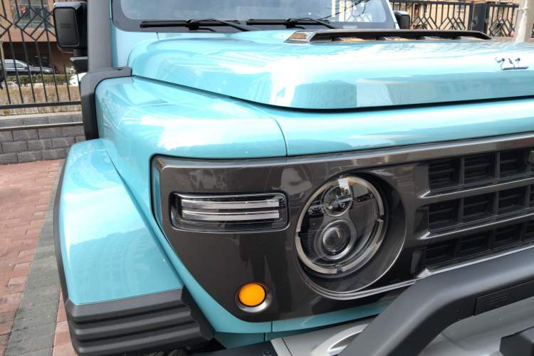 Used 212 T01 2025 2.0T Changfeng Right Front Headlight